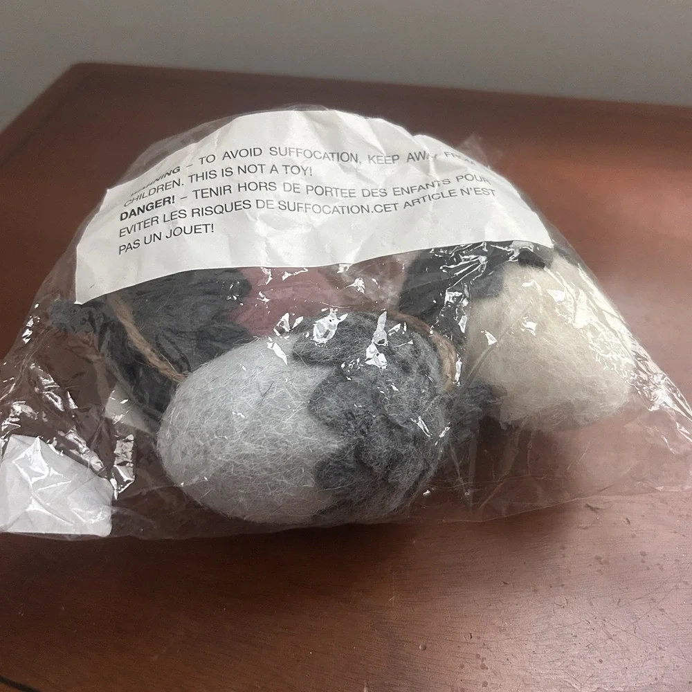Pier 1 Wool Felt Acorn Ornaments Set of 6 Hanging Fall Decor New